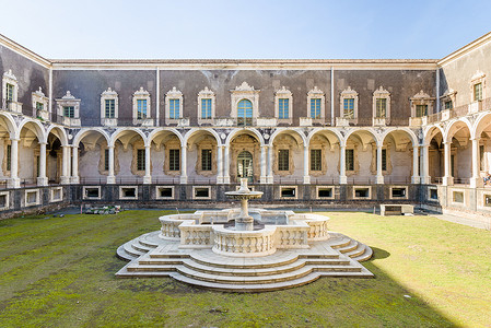 意大利西西里岛卡塔尼亚的本笃会修道院和大学