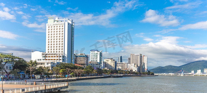 越南岘港 — 2019年1月5日：岘港市汉江全景