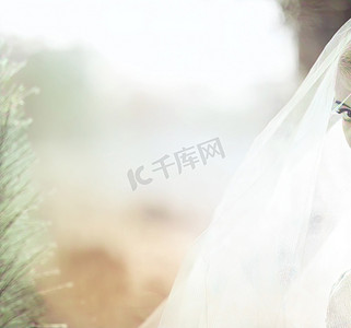 梦幻纱摄影照片_非常柔和聚焦的新娘头纱