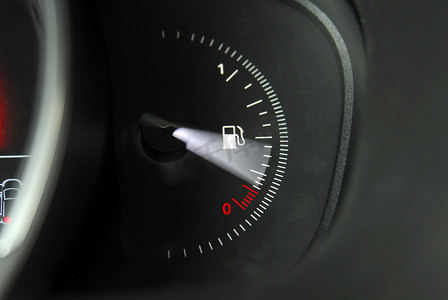 汽车油箱内的燃油表
