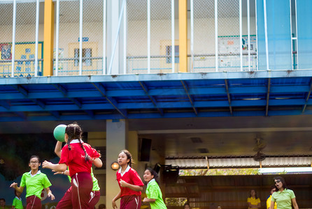 小学运动摄影照片_泰国曼谷 — 2018年1月15日，小学女生