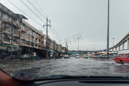 城市排水系统洪水问题