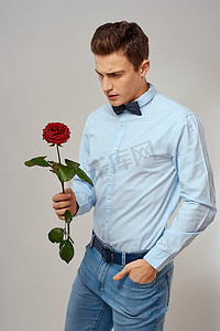 浪漫男士红玫瑰浅色衬衫裤套装