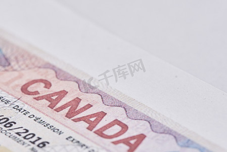 在护照的加拿大签证。
