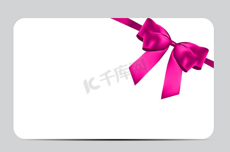 绸带丝带飘带摄影照片_带粉红色蝴蝶结和丝带的空白礼品卡模板。