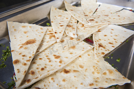 印度餐厅摄影照片_自助餐厅的印度薄饼面包