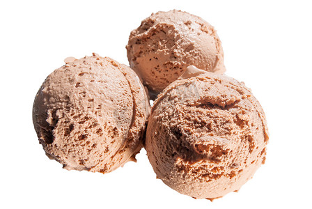 巧克力冰淇淋球摄影照片_三个巧克力冰淇淋球特写隔离