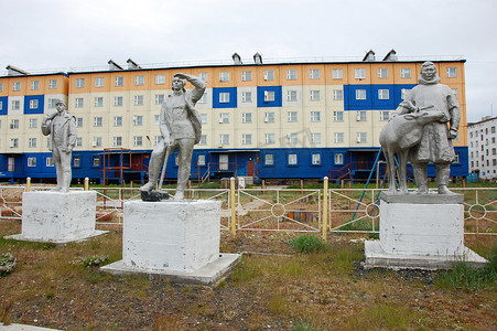 佩韦克北极小镇楚科奇的雕像