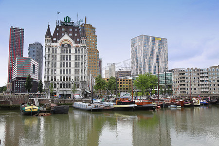 欧洲模式摄影照片_荷兰鹿特丹 — 8 月 18 日：鹿特丹是城市模式