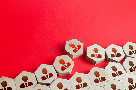 公司倒闭,大规模裁员.