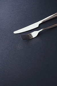 叉子和刀子、餐桌装饰用银餐具、简约设计和饮食