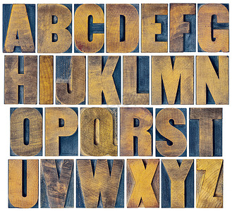 字母表设置在老式凸版木活字中