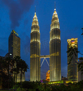 双子塔夜景在吉隆坡，马来西亚