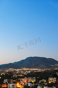 村庄夜景摄影照片_山、风景和自然村庄的夜景