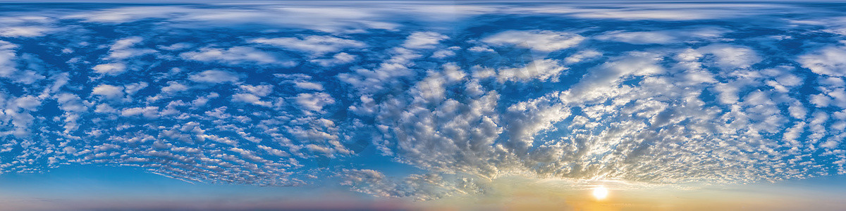 360 全景日出天空有云，没有地面，便于在 3D 图形和全景图中使用，用于空中和地面球形全景中的复合材料，如天穹。