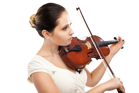 美丽的年轻女子在白色背景上拉小提琴