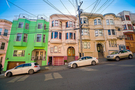 弗朗西斯科摄影照片_旧金山的路边停车位
