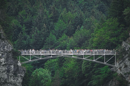 Marienbrucke 或玛丽皇后桥，横跨德国新天鹅​​堡附近壮观的波拉特峡谷。