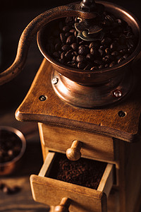 干锅老豆腐摄影照片_有豆的老木咖啡研磨机