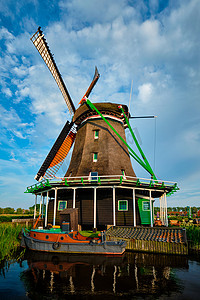 天安门大花篮摄影照片_荷兰桑斯安斯风车村的风车。