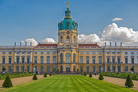 有花园的夏洛滕堡宫在柏林