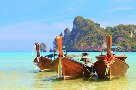 船在泰国普吉岛