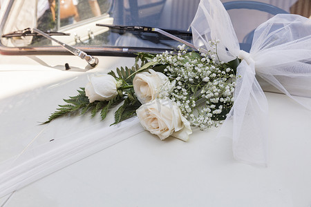 马尔切西内，意大利加尔达湖，2019 年 8 月，一束婚礼