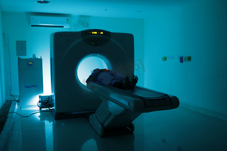 核磁共振扫描仪