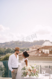 佛罗伦萨摄影照片_意大利佛罗伦萨的目的地美术婚礼。