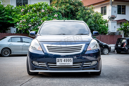 Nissan Almera 是一款改装为 VIP 风格的 ECO 汽车。