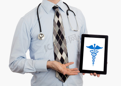 医生拿着平板电脑-杖符号