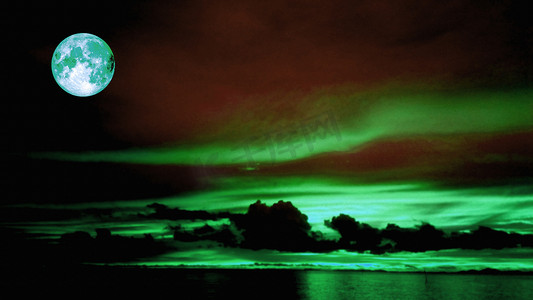 野人摄影照片_夜晚的绿色月亮和极光天空