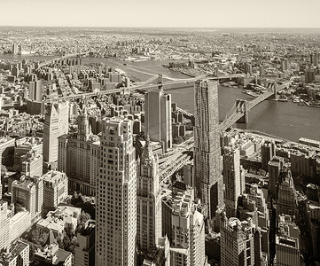 与布鲁克林和曼哈顿大桥的纽约市中心鸟瞰图