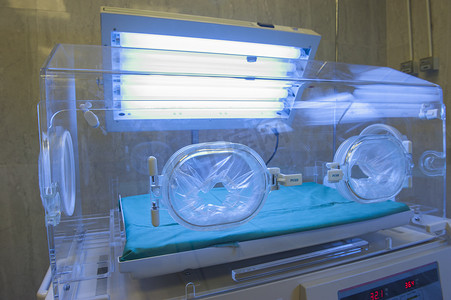 医院病房的婴儿保温箱
