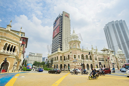 马来西亚吉隆坡国家纺织博物馆前。