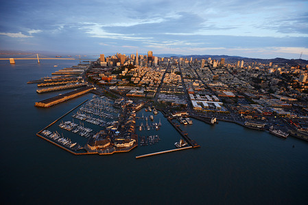 弗朗西斯科摄影照片_鸟瞰日落旧金山