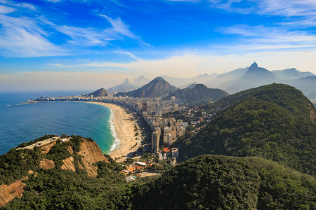 巴西里约热内卢的科帕卡巴纳海滩和伊帕内玛海滩