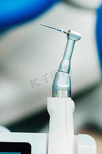 牙医办公室用于根管治疗的牙科设备。