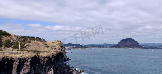 松岳山和山房山的风景