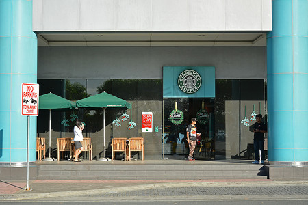 星巴克摄影照片_位于 Phi 帕赛的 SM 亚洲购物中心的星巴克咖啡立面