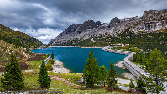 费达亚湖 (Fedaia Lake)，法萨谷，特伦蒂诺-上阿迪杰大区