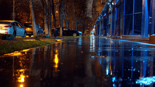 夜城的秋雨