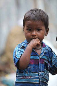 印度贫困男孩