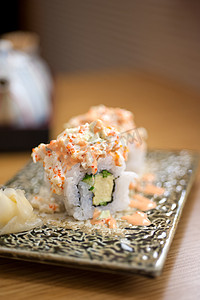日式海藻摄影照片_日式卷寿司