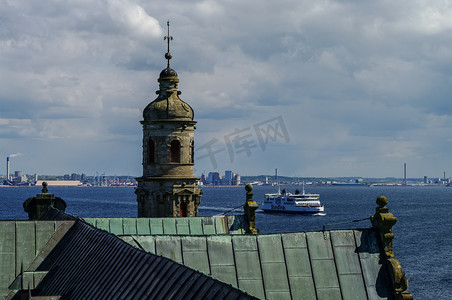 从文艺复兴时期城堡克伦堡屋顶到赫尔辛堡市的景观