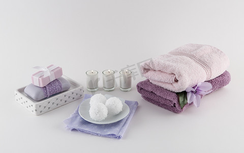 沐浴皂、沐浴炸弹和水疗毛巾