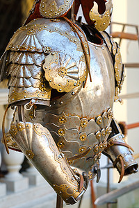 古代骑士盔甲的零件。中世纪的概念。金属质感