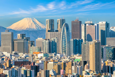 东京天际线和富士山