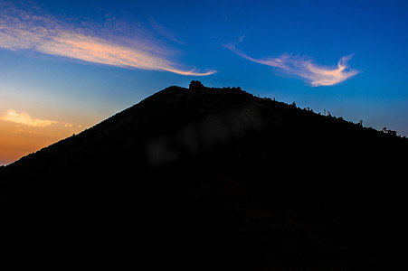 奥赛德摄影照片_雪岳山国家公园的剪影，S 最好的山
