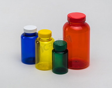 塑料罐透明摄影照片_塑料药丸罐